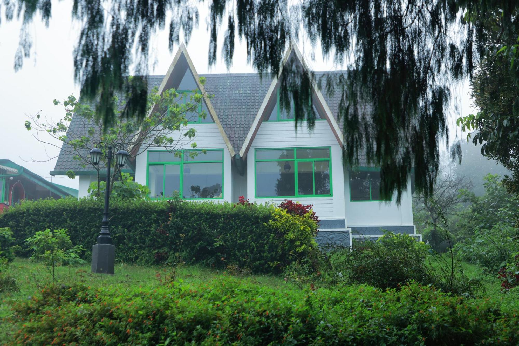 Camelot Resort Munnar Exterior photo