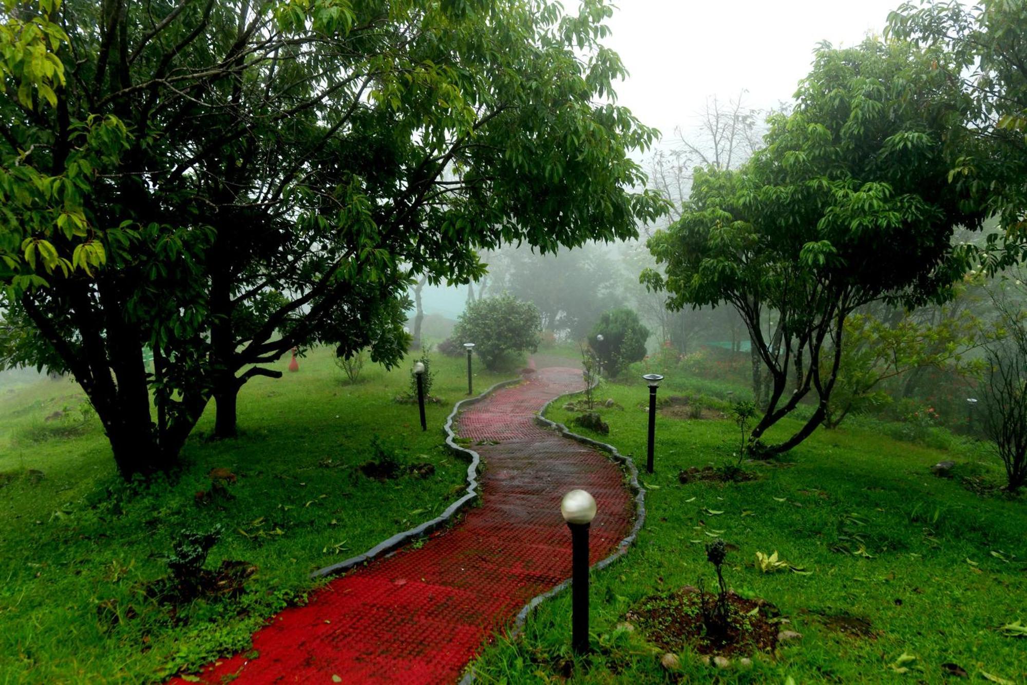 Camelot Resort Munnar Exterior photo