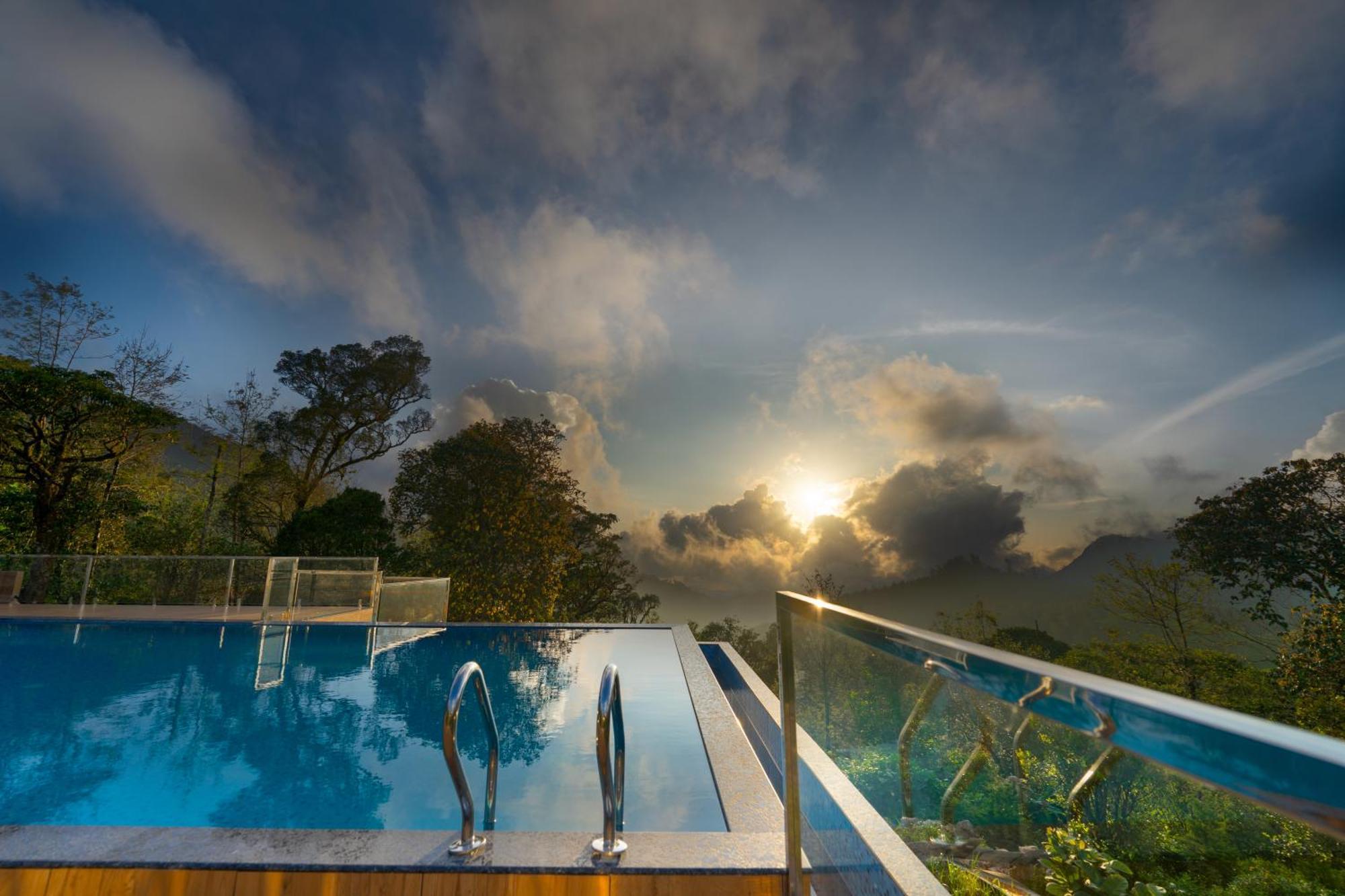 Camelot Resort Munnar Exterior photo